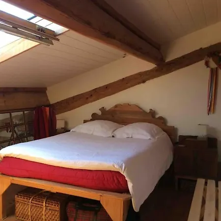 Centre Proche Des Quais, Avec Parking Prive *